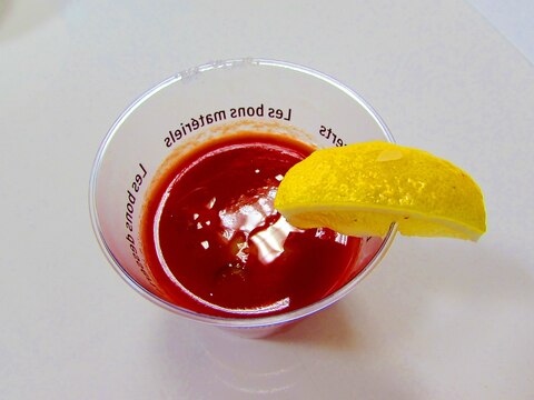 トマトジュースで作る　爽やか冷製スープ
